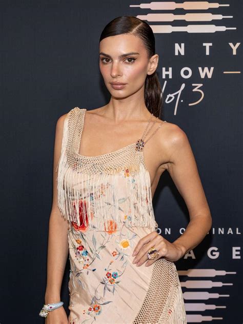 Oct 15, 2019 · Advertisement. She's known for promoting body confidence - and Emily Ratajkowski was practising what she preaches when she hit the beach in Miami on Monday. The 28-year-old looked incredible as ... 